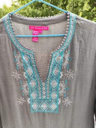 Blusón marca Flamenco bordado