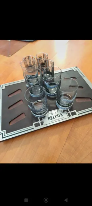 Conjunto Copos Beluga com Bandeja 8 copos