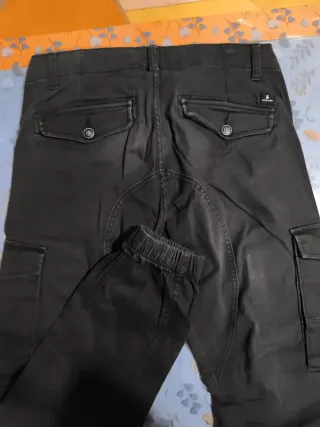 Lote Pantalón Negro y sudadera morada.