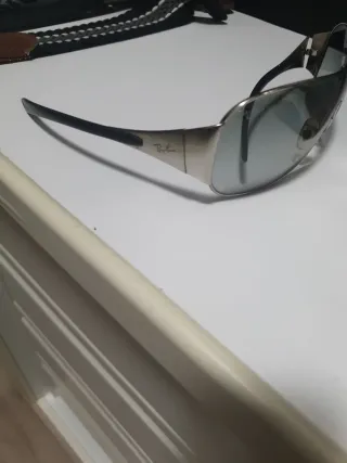 Gafas de sol unisex grises y moradas