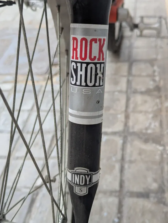 Bicicleta Montaña con suspensión Rock Shox Indy