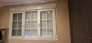 Ventana aluminio blanca