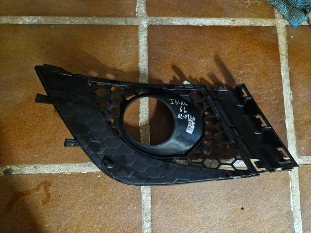 Rejilla antiniebla Seat Ibiza Conductor