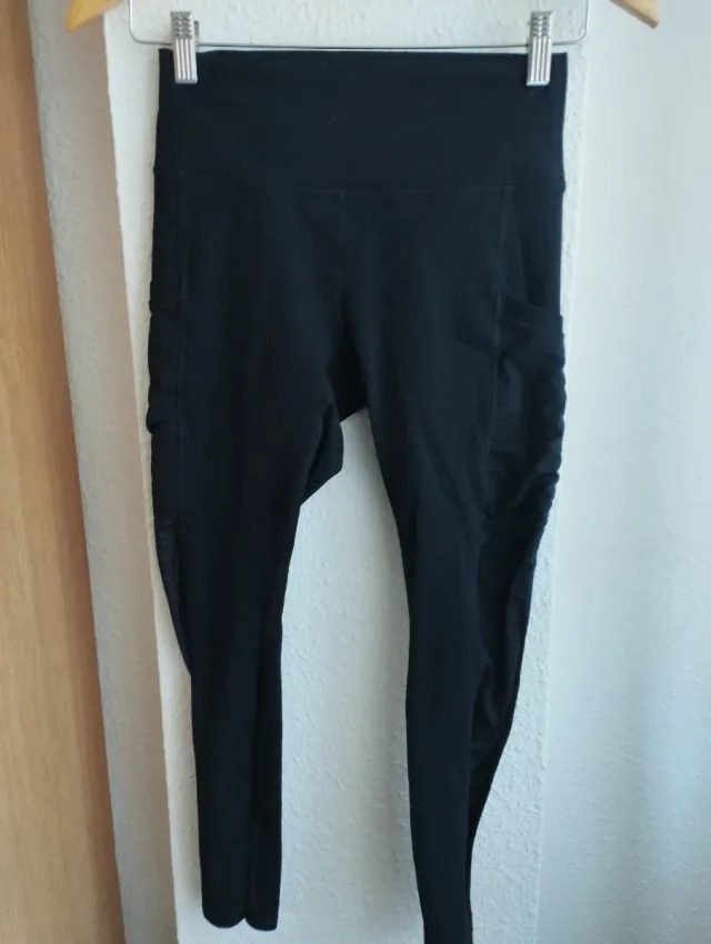 Leggings negros con malla