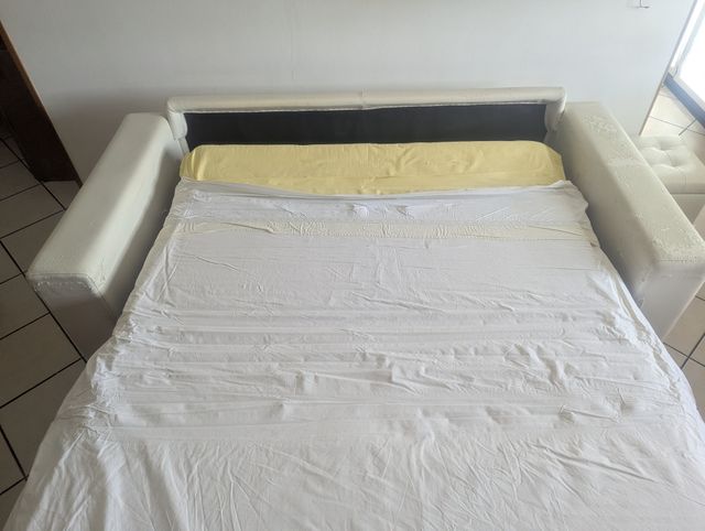 Divano 2 posti in pelle bianca