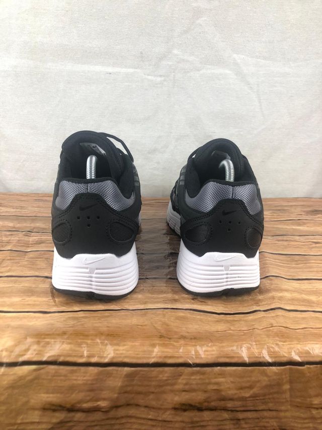 Nike P-6000 Talle 44 Negro/Gris