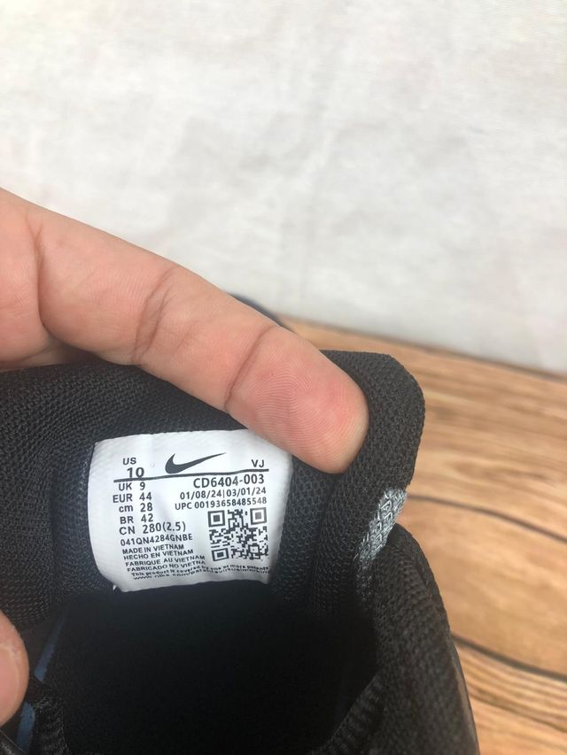 Nike P-6000 Talle 44 Negro/Gris