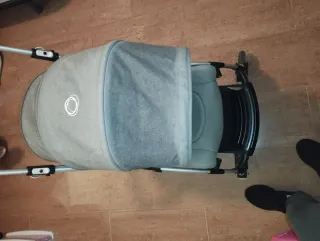 Sillita de paseo Bugaboo Bee 5 con accesorios.