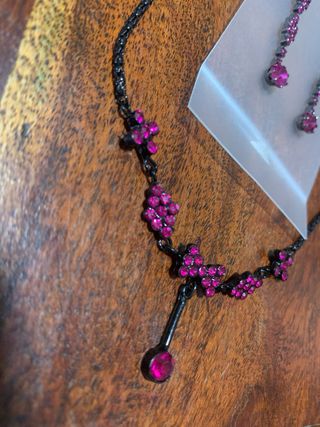 Conjunto bisutería collar y pendientes