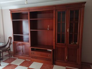 Mueble salón clásico madera y cristal