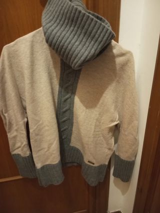 Maglia collo alto beige e grigio