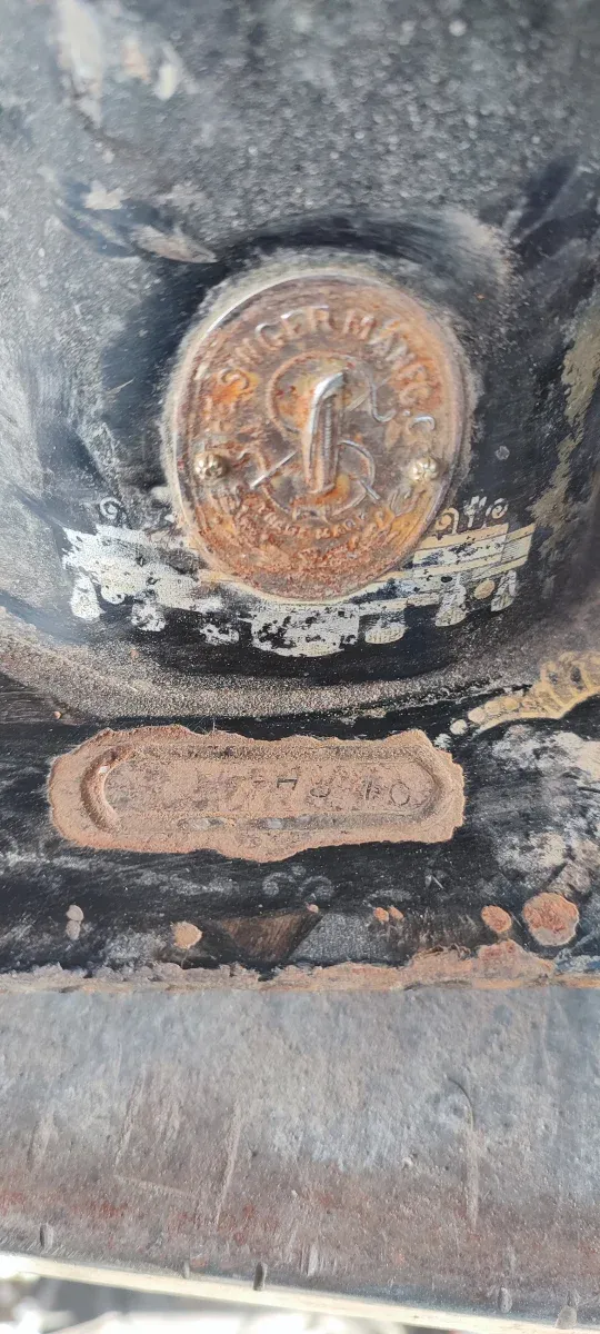 Máquina de coser antigua Schindler