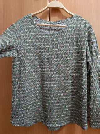 Camiseta verde multicolor talla M/L.
2,20 EUROS