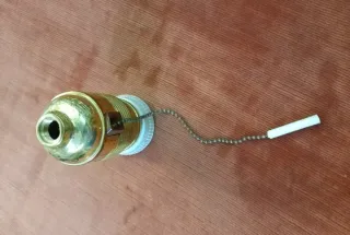 PORTALAMPADA (n 1 pezzo) CON INTERRUTTORE A CATENA