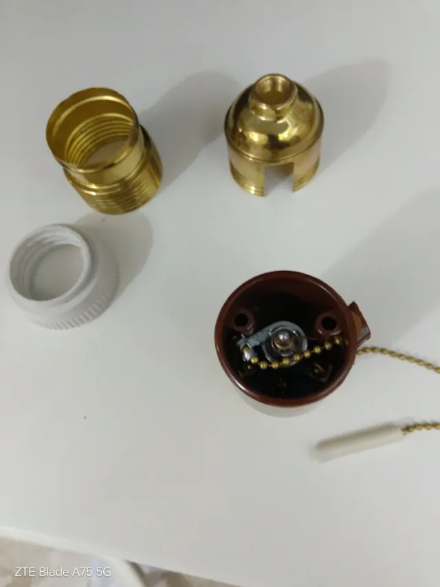 PORTALAMPADA (n 1 pezzo) CON INTERRUTTORE A CATENA