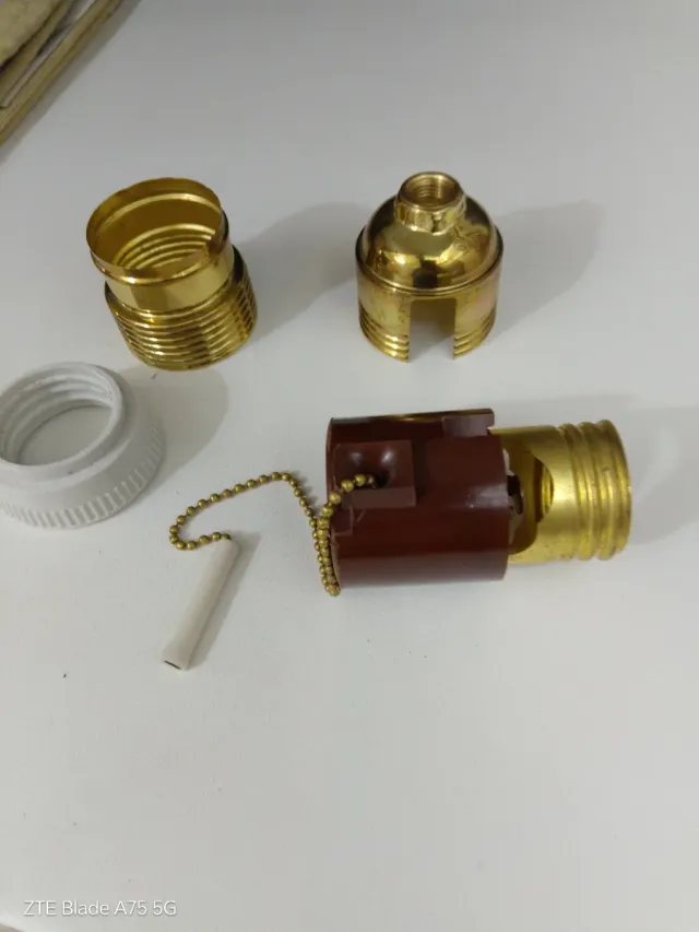 PORTALAMPADA (n 1 pezzo) CON INTERRUTTORE A CATENA