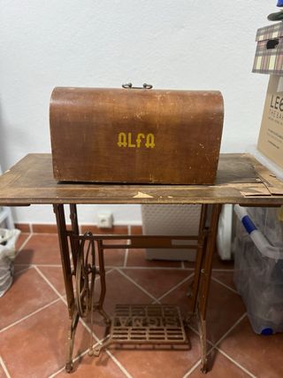 Máquina de coser Sigma antigua