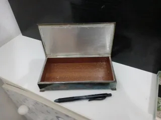 Caja antigua de almacenamiento