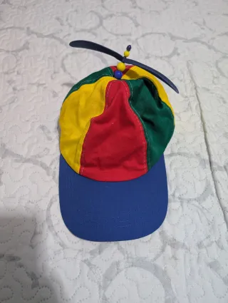 Gorra con hélice multicolor