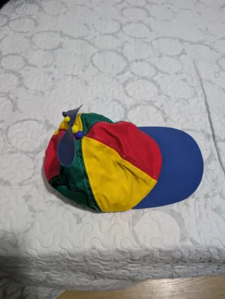 Gorra con hélice multicolor