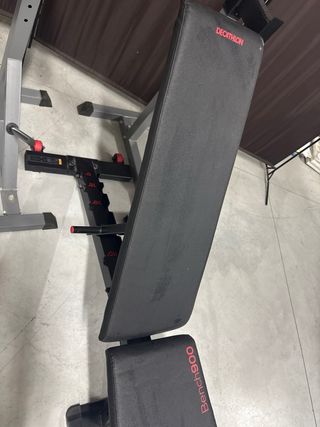 Banco de pesas sin barra de pesas