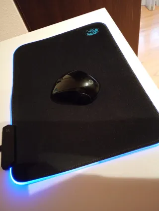 Alfombrilla gaming con luces LED