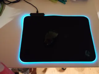 Alfombrilla gaming con luces LED