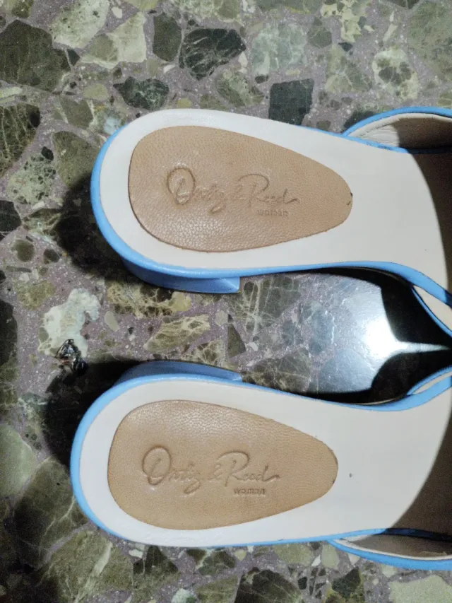 Tacones azules usados