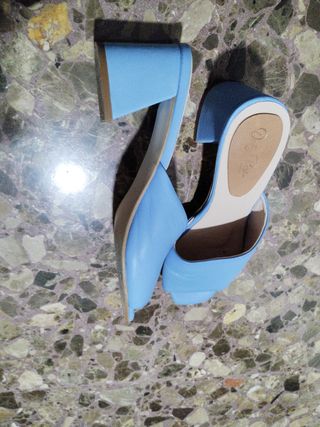 Tacones azules usados