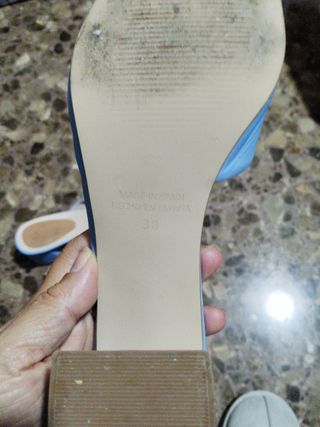 Tacones azules usados