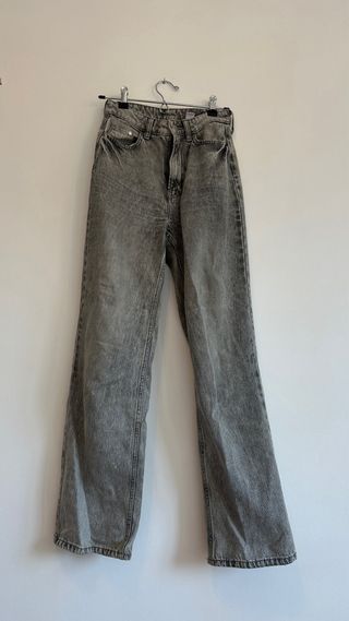 Pantalón vaquero gris talle alto wide leg