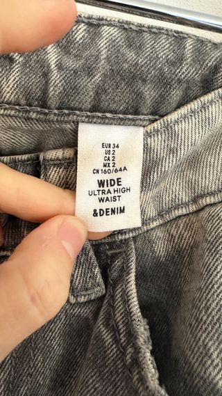 Pantalón vaquero gris talle alto wide leg