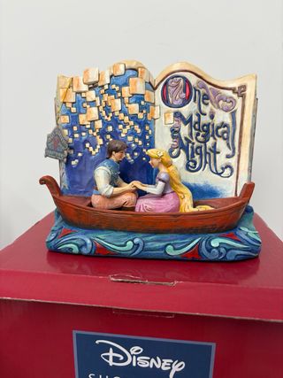 Figura Jim Shore Rapunzel Noche Mágica