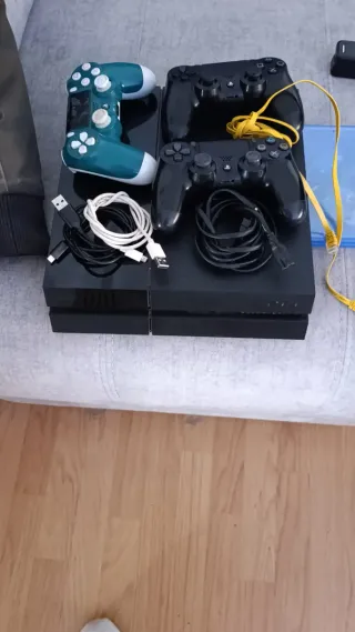 Consola PS4 + 2 Mandos (Negro y Verde)