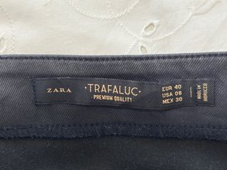 Minifalda azul marino efecto encerado