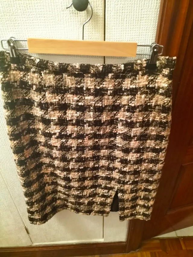 Traje de mujer de tweed en  beige marrón y rosa