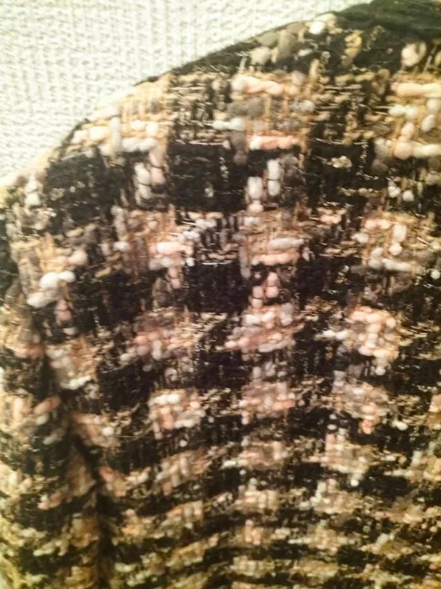 Traje de mujer de tweed en  beige marrón y rosa