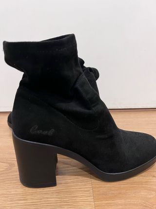 Botines negros elásticos