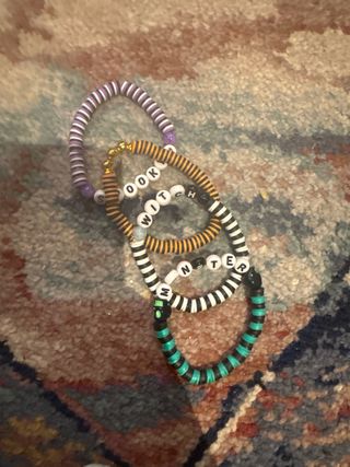 Pulseras de arcilla polimérica y abalorios