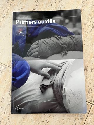 Llibre de text primers auxilis