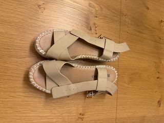 Sandalias Beige Talla 38