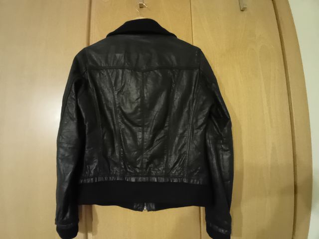 Chaqueta de cuero negra