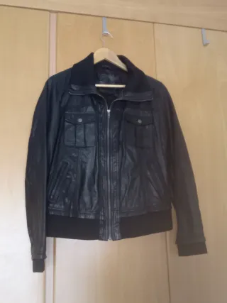 Chaqueta de cuero negra