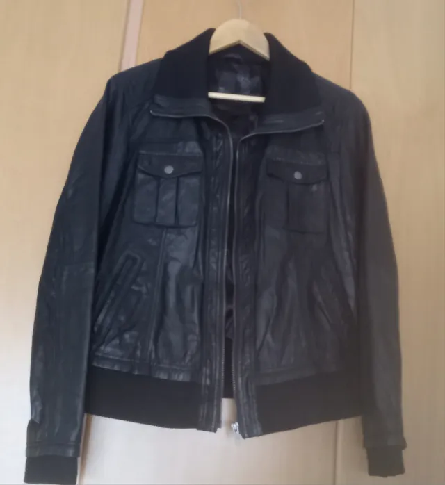 Chaqueta de cuero negra