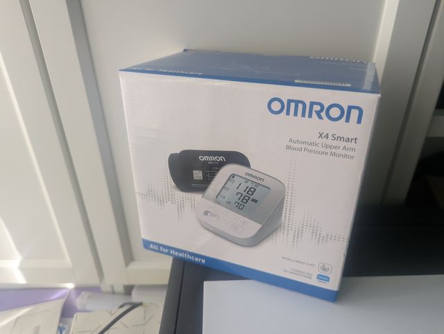 Misuratore Pressione OMRON X4 Smart