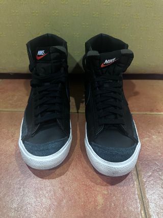 Zapatillas Nike Negras y Grises