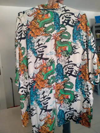 Camisa Bershka dragones y tigres