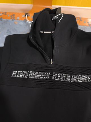 Sudadera Eleven Degrees Negra Media Cremallera