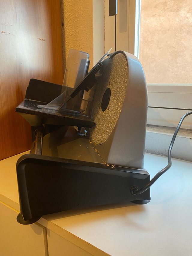 Cortafiambres Cecotec poco uso