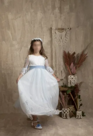 Abito firmato Elaya Comunion bianco e blu.